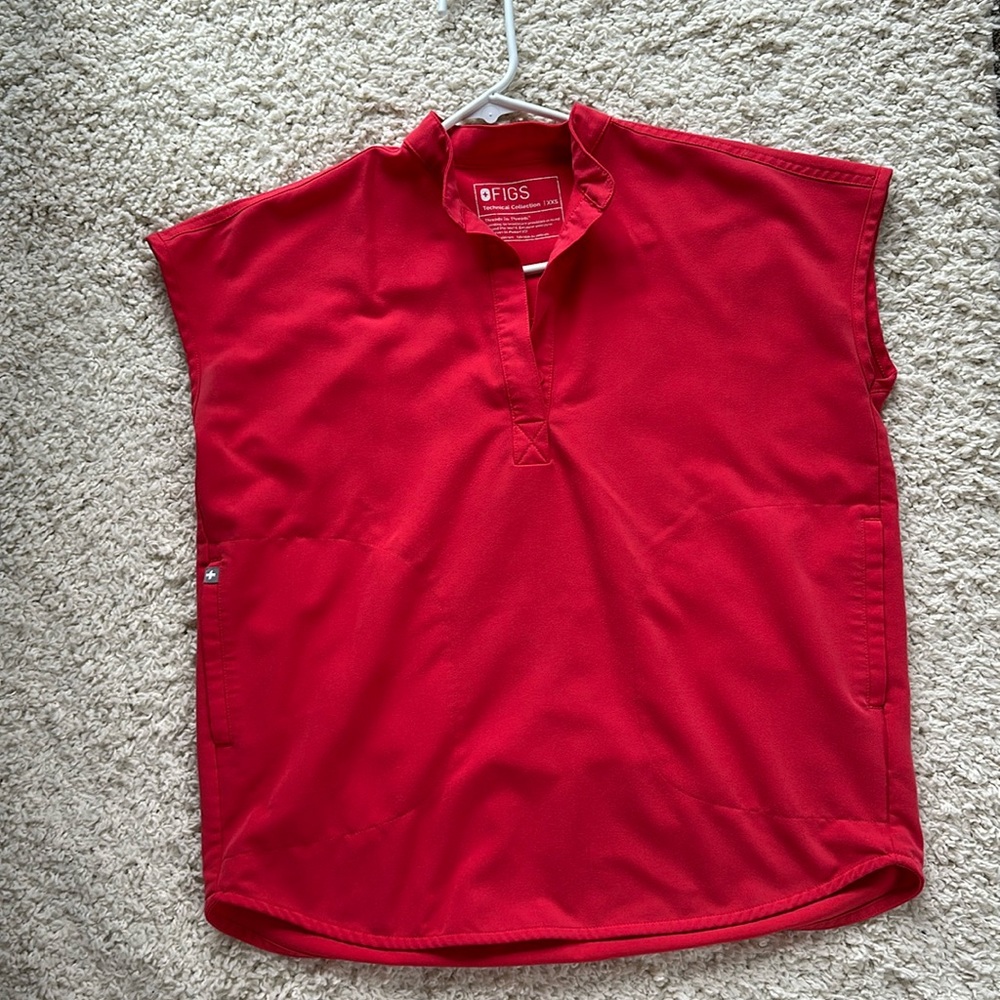 FIGS scrub top